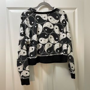 SO brand Yin Yang Women’s Med. Cropped Long Sleeve Hoodie Sweatshirt